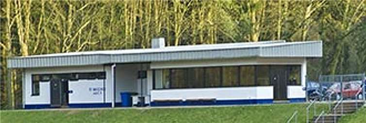 Wird wieder auf Vordermann gebracht - das Sportlerheim in Großmaischeid. privat