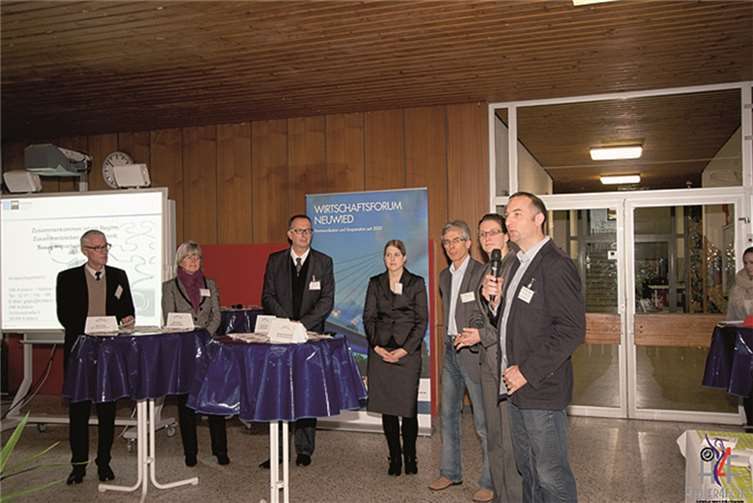 WirtschaftsForum (WiFo) Neuwied, die Realschule plus, die Landesarbeitsgemeinschaft Schule-Wirtschaft Rheinland-Pfalz sowie die IHK informierten Schüler über den Übergang von der Schule in den Beruf.  Privat