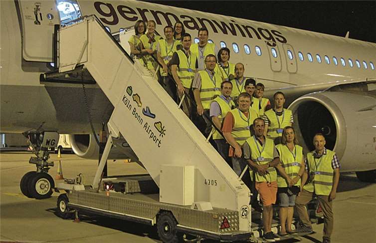 Wirtschaftsjunioren bei der Nachtbesichtigung in Köln/Bonn.privat