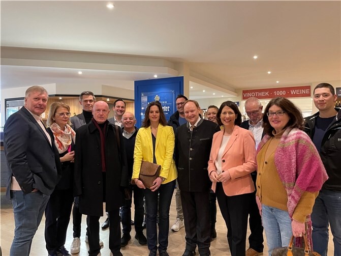 Wirtschaftsministerin Daniela Schmitt war zusammen mit einer FDP-Delegation zu Gast im Betrieb von Iris und Joachim Brogsitter in Grafschaft Gelsdorf.  Foto: Fritz-Peter Steinhausen