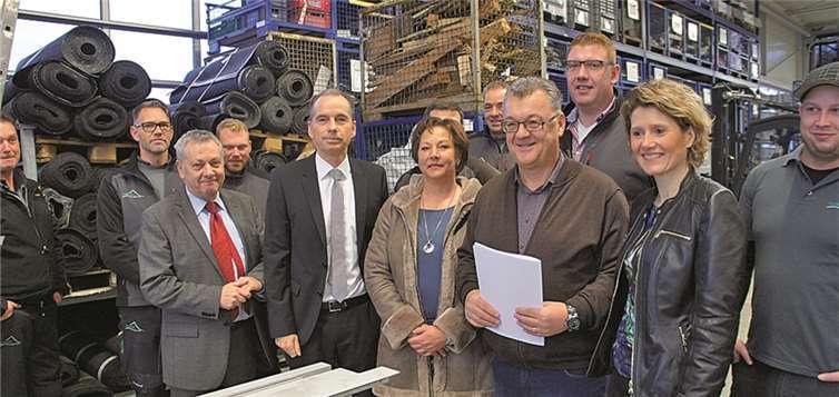 Wirtschaftsministerin Eveline Lemke, Karl-Heinz Gorges mit Frau Manuela, Dr. Ulrich Link (ISB) und Landrat Manfred Schnur mit Mitarbeitern von Gorges tent … event (von rechts nach links). ISB