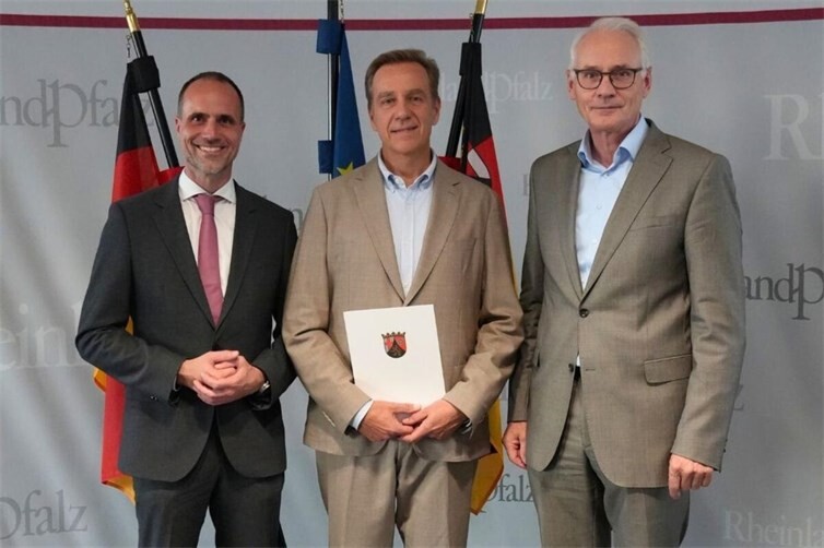 Wissenschaftsminister Clemens Hoch, Prof. Dr. Jens Bongartz und Hochschulpräsident Prof. Dr. Karl Stoffel. 