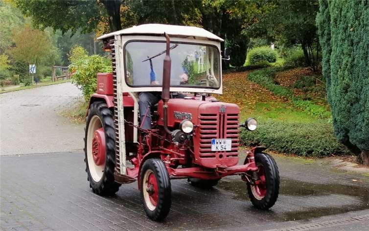 Wohl dem, der bei nasskaltem Herbstwetter ein Dach über dem Kopf hatte.