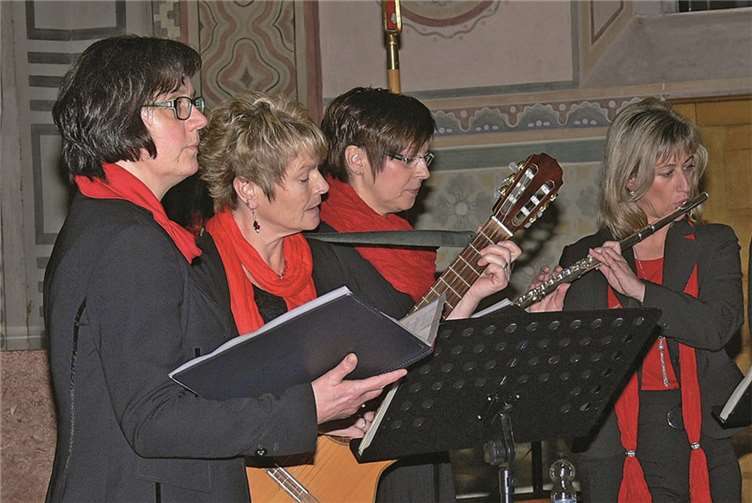 Wohlklingender A-cappella-Gesang mit instrumentaler Begleitung traf auf begeisterte Konzertbesucher.