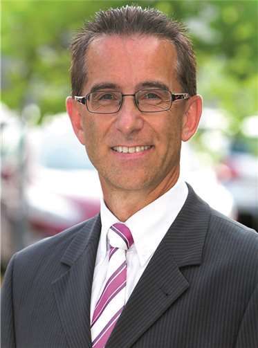 Wolfgang Bernath. DL