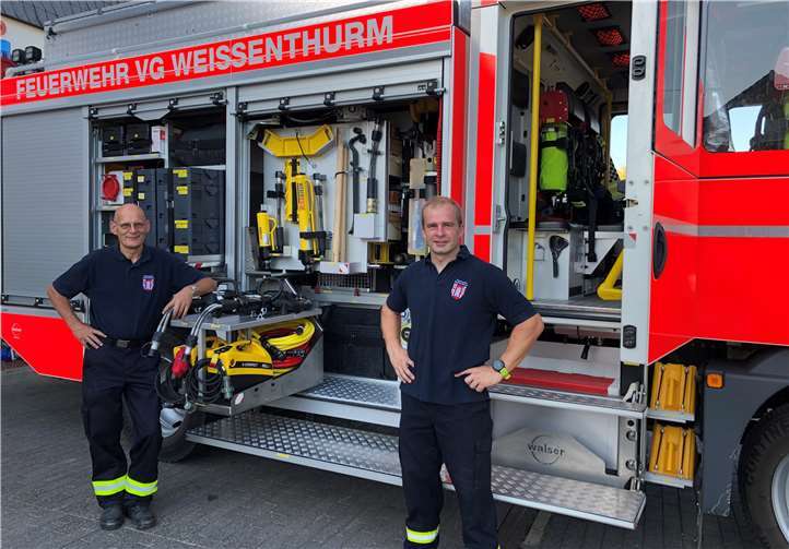 Wolfgang Brüning (l.) gab sein Amt als Feuerwehrgerätewart an seinen bisherigen Stellvertreter Stephan Börner ab. Foto: E. Brüning