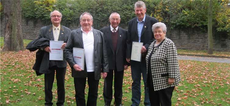 Wolfgang Gärtner, Friedhelm Fischer, Hermann Mühleisen, Dietmar Kurz, Gerda Mühleisen (v.l.n.r.). privat