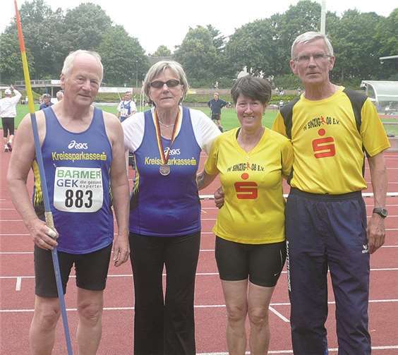Wolfgang Geyer, Lieselotte Fischer, Elisabeth und Hans Meyer (v.l.) bei den Deutschen Meisterschaften.  Privat