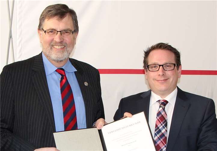 Wolfgang Groß wurde in Mainz die Ehrennadel verliehen. privat