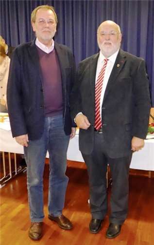 Wolfgang Heitmann dankt dem scheidenden Vorsitzenden Dieter Klöckner, MdL für sein außergewöhnliches Engagement im SPD Ortsverein Vallendar.