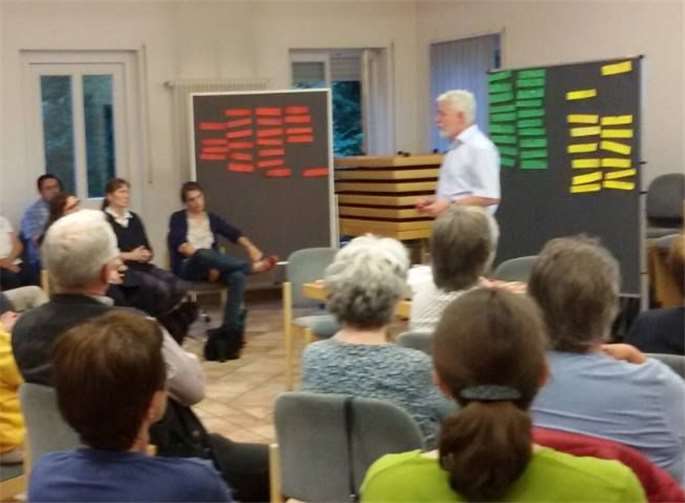 Wolfgang Henn informierte über die Trierer Bistumssynode. privat