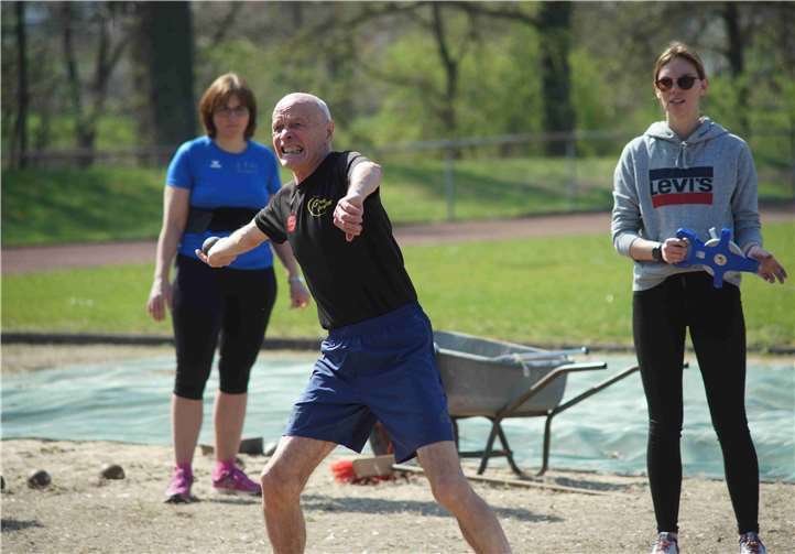 Wolfgang Kownatka beim Speerorama. Fotos: privat