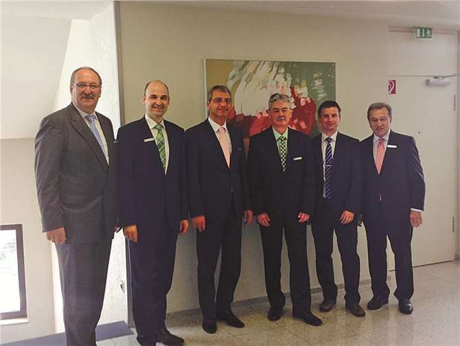Wolfgang Krupp, Christof Bürger, Sascha Monschauer, Bernd Geilen, Marcus Reiter und Peter Schäfer bei der Ehrung für langjährige Betriebszugehörigkeit.privat