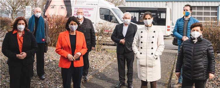 Wolfgang Kubicki (4. von rechts), Daniela Schmitt (3. von links) und Sandra Weeser (links) sprachen mit den FDP-Vertretern aus dem Kreis Ahrweiler (von links) Ulrich van Bebber, Dirk Herminghaus, Christina Steinhausen, Martin Thormann und Doris Herminghaus. Foto: privat