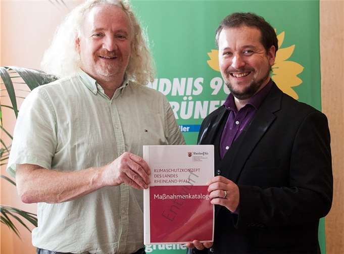 Wolfgang Schlagwein (links) soll für die Grünen das Direktmandat im Wahlkreis 14 bei den bevorstehenden Landtagswahlen in Rheinland-Pfalz erringen. Zum B-Kandidaten wurde Christoph Scheuer (rechts) gekürt.JOST