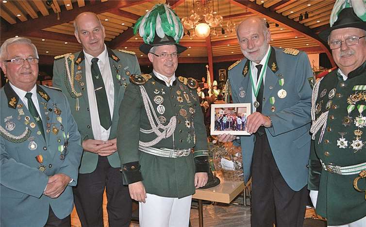 Wolfgang Strang begrüßte die Freunde aus dem Schützenverein Malbergen, der Remagener Partnerstadt Georgsmarienhütte.AB