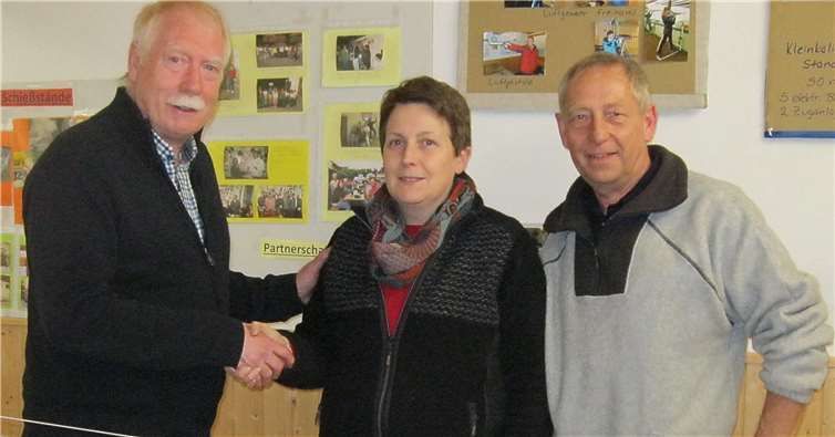 Wolfram Boemer übergibt den Vorsitz an Manuela Weinand und Bernhard Brischwein.