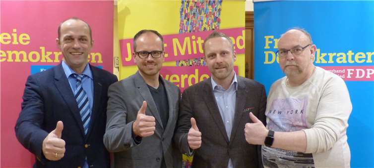 Wollen sich stark machen für die Stadt Linz (vlnr): Kreisvorsitzender der FDP Neuwied Alexander Buda, Philipp Amberg, Steffen Becker und Wilfried Kräften. Foto: privat