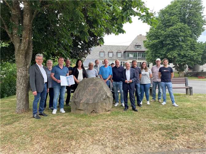 Wollmerath besteht den ‚Zukunfts-Check Dorf‘ mit Bravour: das Dorferneuerungskonzept wurde erfolgreich aktualisiert“. Copyright: Madeleine Reis
