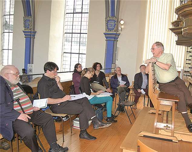 Workshop mit Prof. Klaus Beckmann an der Barock-Orgel. FA