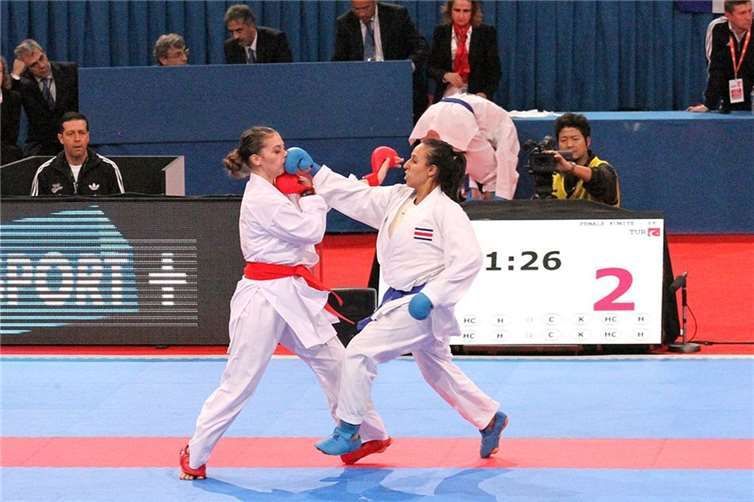 World-Championships im Karate der Frauen 2012 in Paris. Quelle: Wikipedia.org/Claus Michelfelder/CC BY-SA 3.0