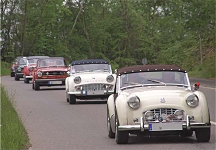 Wunderbare und sehr gepflegte TR-Roadster in vielen Varianten begaben sich auf die Lahnsteiner Höhen.