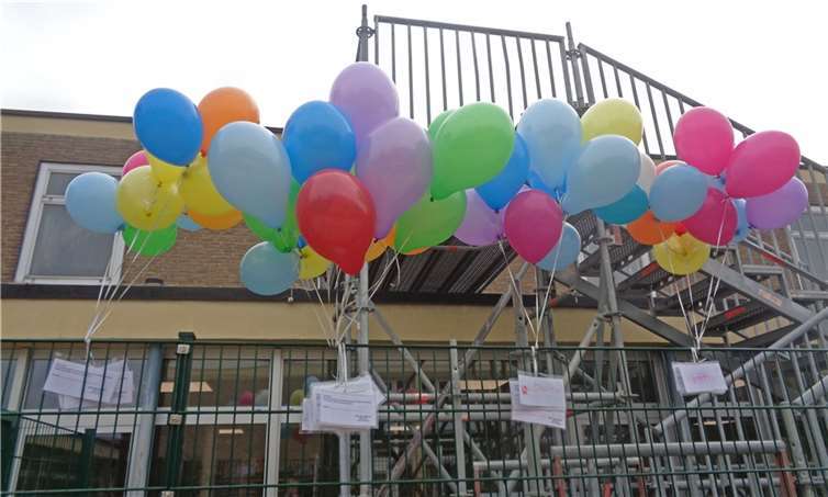 „Wunschballons“ machten sich von der Kita „Raiffeisen“ aus auf die Reise.Foto: Stadt Neuwied
