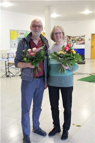 Wurden nun in den wohlverdienten Ruhestand verabschiedet: Der zweite Konrektor Ralf Nagel und Fachlehrerin Iris Baeger. Foto: privat