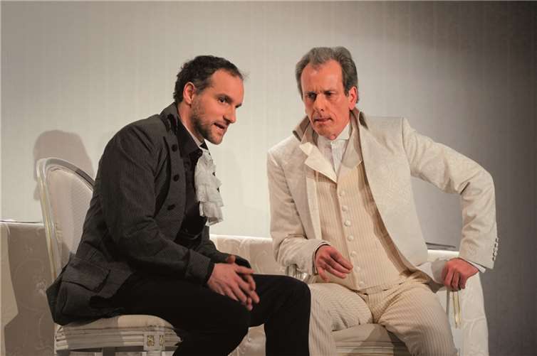 Wurm und von Walter (Michael Marwitz) schmieden Pläne.Friedhelm Schulz, Friedrichson-Pressebild