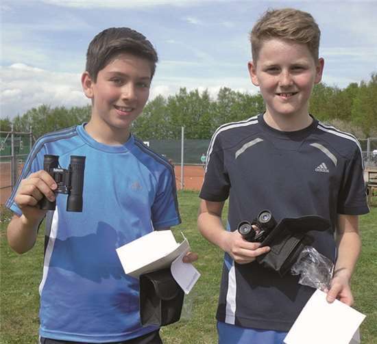 Yannick Haeser-Reif und Tom Brummer erhielten ein „weitsichtiges“ Geschenk.
