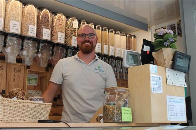 Yannick Schlottau, Inhaber und Betreiber von „GenussKontor – Unverpackt“. Fotos: VG Bad Breisig