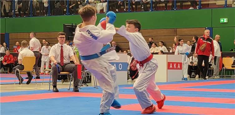 Yannik Becker beim Punkten. Quelle: KSC Karate Team