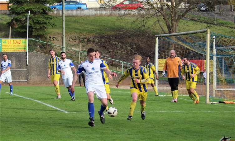 Yannik Marino bereitet den nächsten Angriff vor.Eifelsport Fotografie
