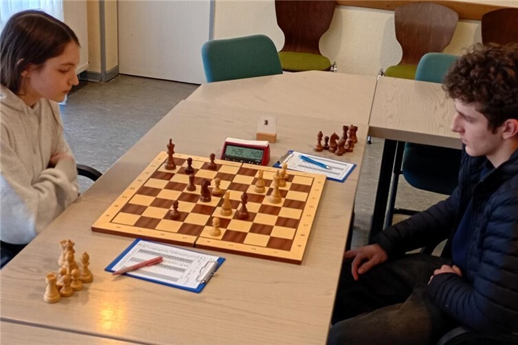 Yildiz Göl (l.) gegen Ben Klatt: Das letzte Spiel brachte den halben Punkt zum Sieg.