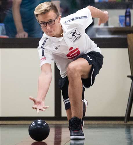 Youngster Niklas Kochetov unterlag seinen Kontrahenten klar.privat