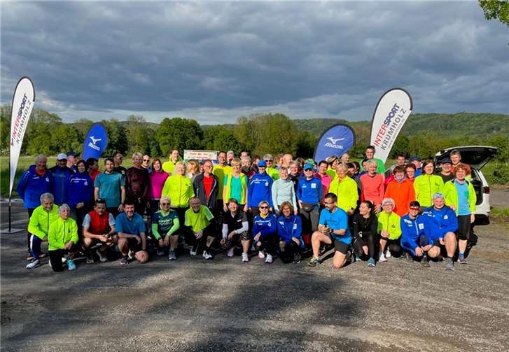 Zahlreiche Aktive nutzen das Testschuhangebot.  Fotos: LG Laacher See