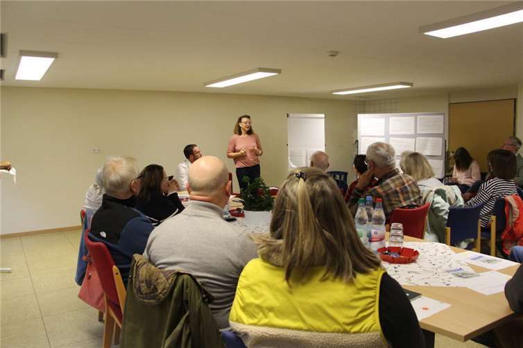 Zahlreiche Angehörigen nahmen am Informationsabend zum Thema Palliativ- und Bestattungsvorsorge im Marienhaus Seniorenzentrum Josef-Ecker-Stift Neuwied teil.Foto: Annemarie Spangel