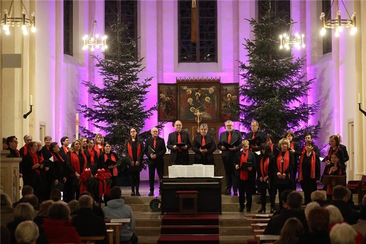 Zahlreiche Besucher nutzten die besinnliche Stunde, um sich auf das bevorstehende Weihnachtsfest einzustimmen.Foto: privat
