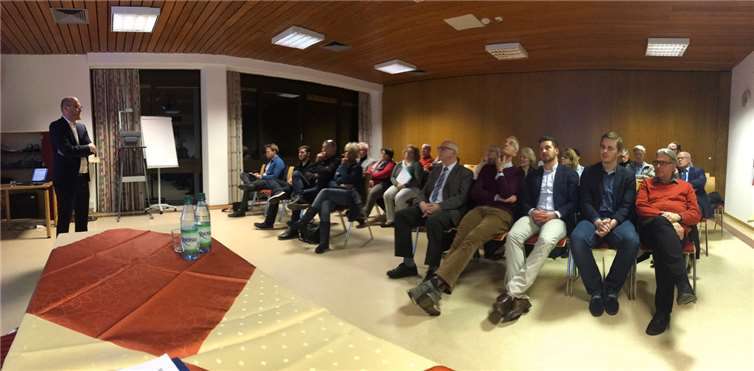 Zahlreiche Besucher waren gekommen, um sich aus erster Hand informieren zu lassen.