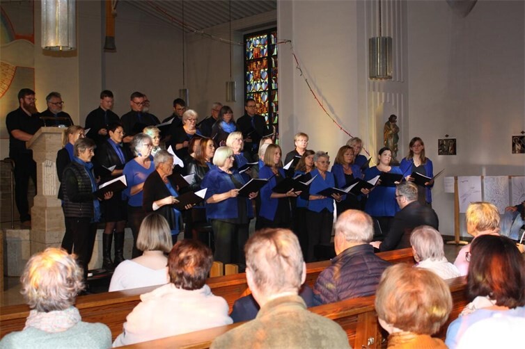Zahlreiche Besucher zeigten sich vom neuerlichen Konzert der Singgemeinschaft in Ebernach begeistert.