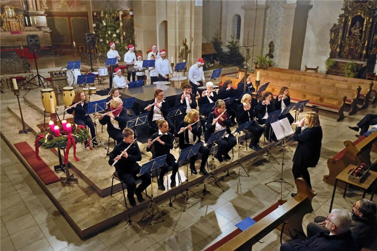 Zahlreiche Besucherinnen und Besucher sorgten für eine sehr gute Resonanz und eine stimmungsvolle Atmosphäre.