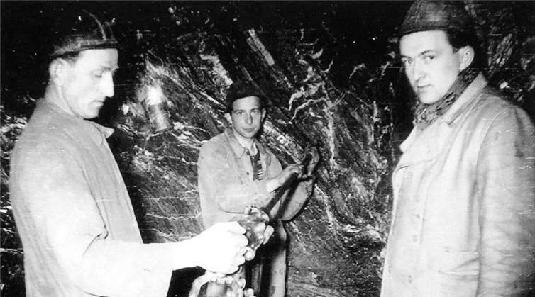 Zahlreiche Bilder zeugen von der Zeit der Grube Anxbach in St. Katharinen. Fotos: privat