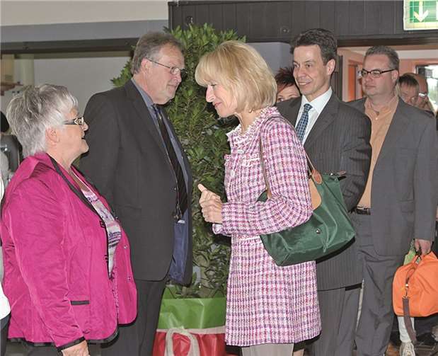 Zahlreiche Bürger aus allen Bereichen der Gesellschaft kamen um zu Gratulieren. privat