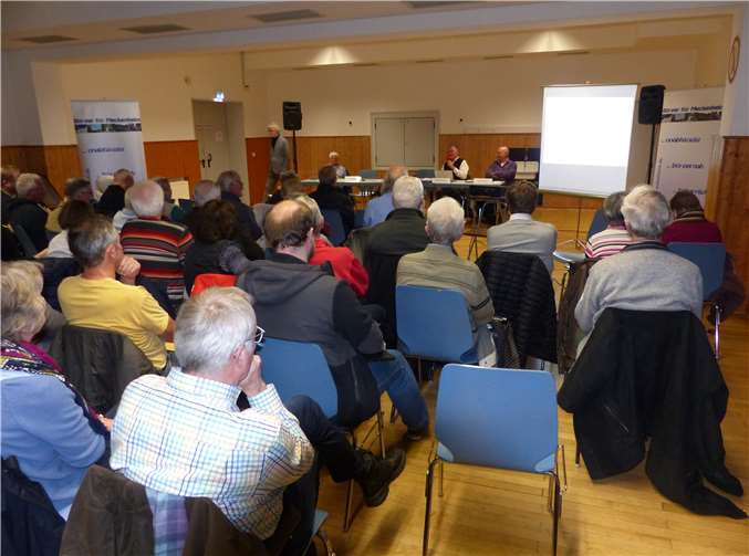 Zahlreiche Bürger diskutierten in Lüftelberg mit der BfM über die geplanten Windräder und den Bebauungsplan 118A, „Rücklage Kottenforststraße“. Foto: privat