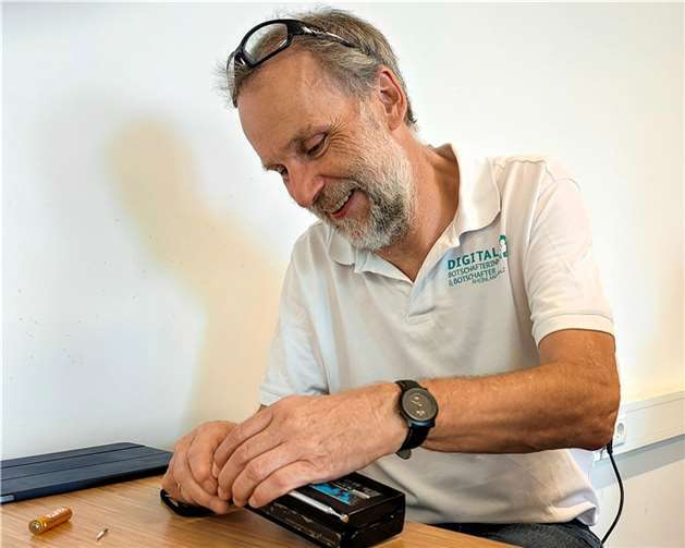 Zahlreiche Bürgerinnen und Bürger nutzten die Gelegenheit, ihre defekten Haushaltsgeräte zur Reparatur zu bringen.  Foto: Christian Heller