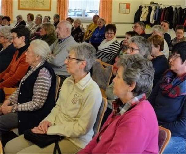 Zahlreiche Bürgerinnen und Bürger waren zu der Infoveranstaltung erschienen.