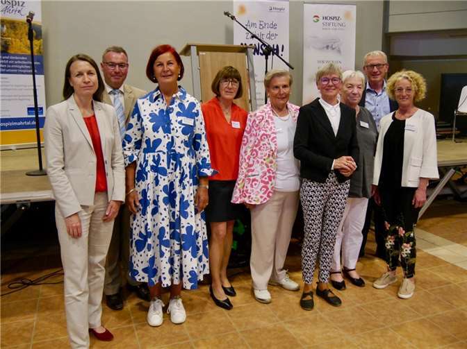 Zahlreiche Ehrengäste feierten das Jubiläum des Hospiz-Vereins Rhein-Ahr. Quelle: Hospiz-Verein Rhein-Ahr