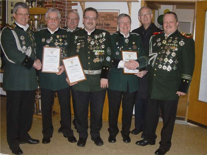 Zahlreiche Ehrungen nahmen Präsident Wolfgang Strang gemeinsam mit dem Präses und Beigeordneten Hans-Joachim Bergmann vor. AB
