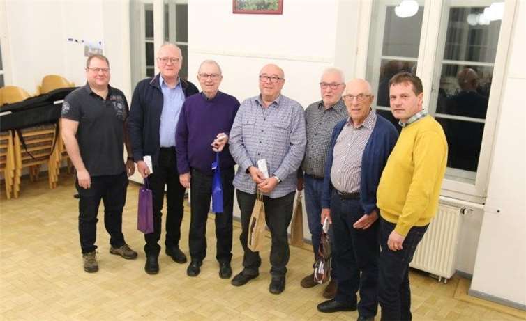 Zahlreiche Ehrungen standen beim MGV Liederkranz Löhndorf auf dem Programm.Foto: privat