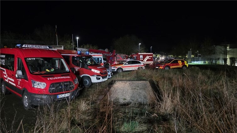Zahlreiche Einsatzkräfte vor Ort. 